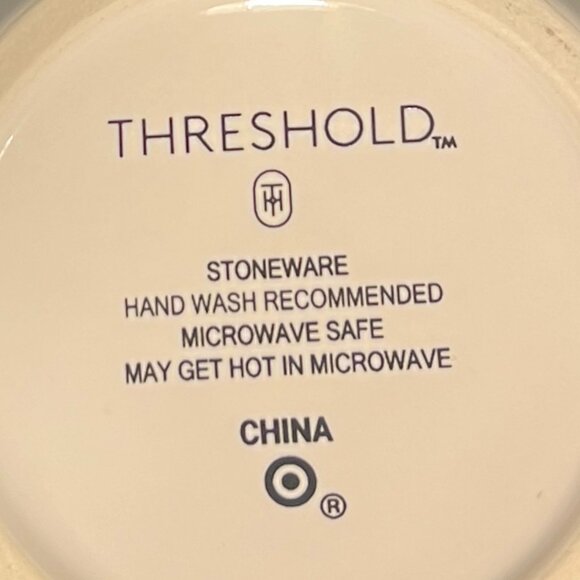 Threshold 3-D Red Lips XOXOXO Stoneware Mug ~ Valentines Day ~ Kisses and Hugs - Picture 6 of 6